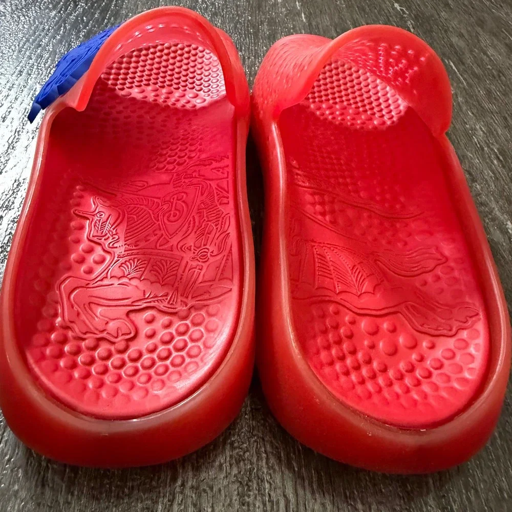 Burberry Stingray Rubber Slides Mens 39 Red Blue EKD Equestrian Knight Sandals